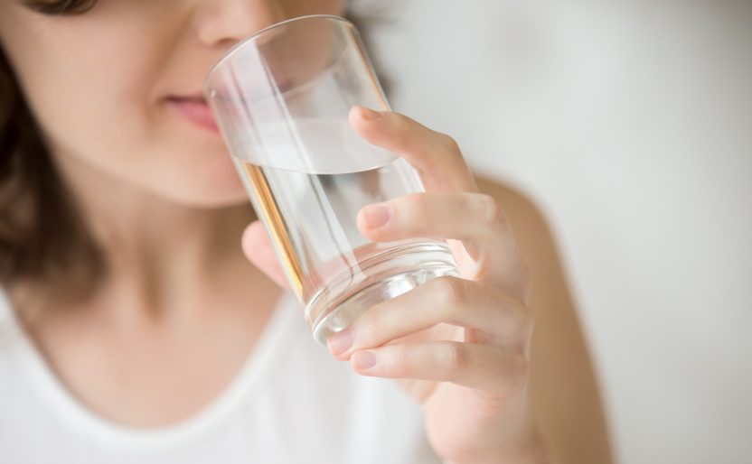 sol-mun-drinking-water-woman-drinking-water-832x514-spgy